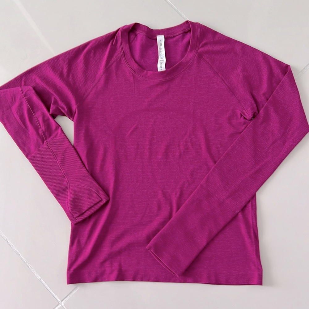 LULULEMON Brand Swiftly Tech Long-Sleeve Shirt Size six (6)